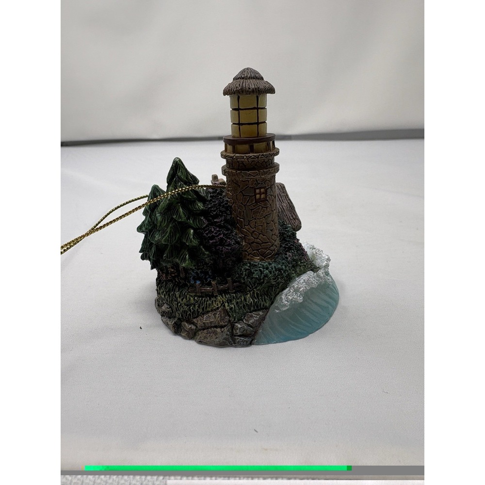 Vintage Thomas Kinkade Illuminated Series Ornament "Meadowood Lighthouse" - Picture 3 of 7